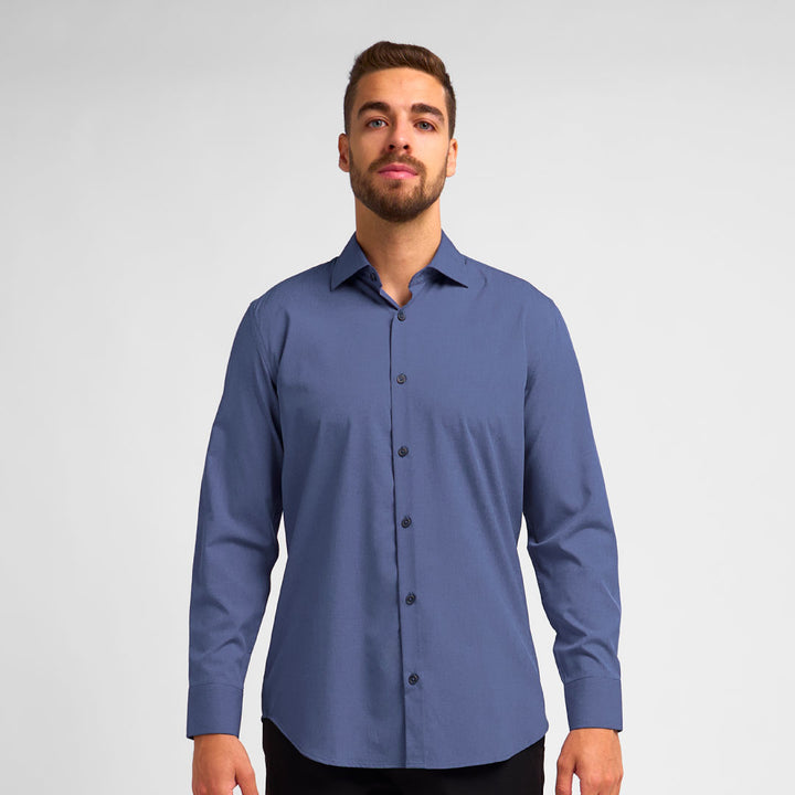 CAMISA CON TECNOLOGÍA LIBRE DE ARRUGAS E IMPERMEABLE