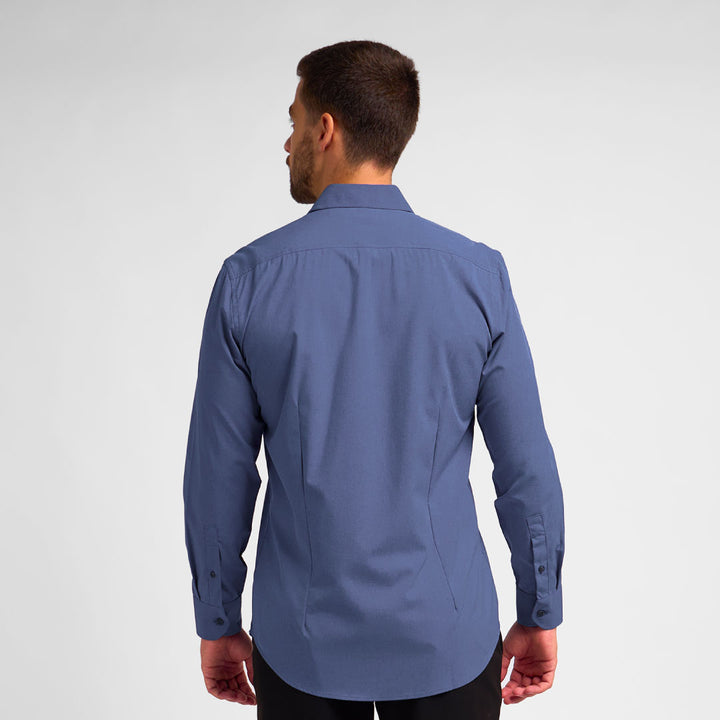 CAMISA CON TECNOLOGÍA LIBRE DE ARRUGAS E IMPERMEABLE