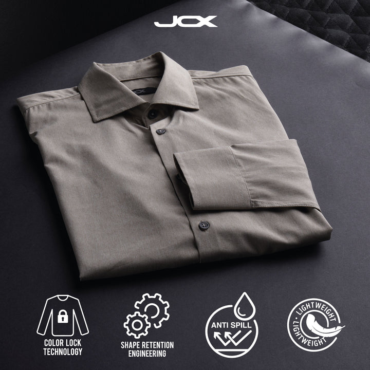 CAMISA CON TECNOLOGÍA LIBRE DE ARRUGAS E IMPERMEABLE